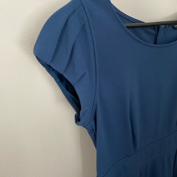 Women’s Banana Republic Dress - Picture 4 of 6